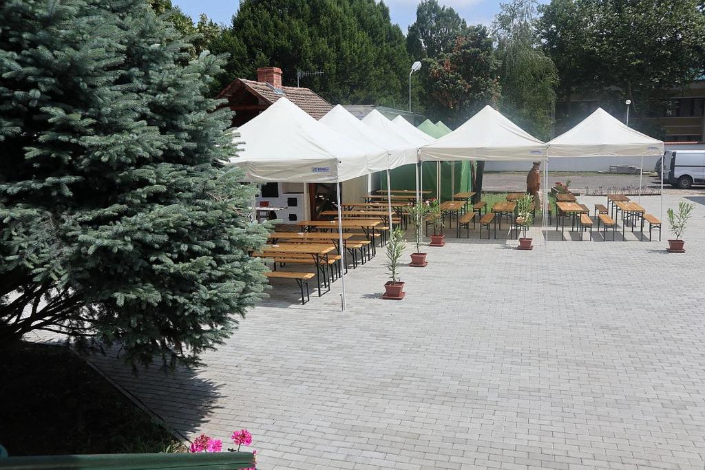 Zdjęcie z galerii obiektu Szlovák Panzió w mieście Békéscsaba
