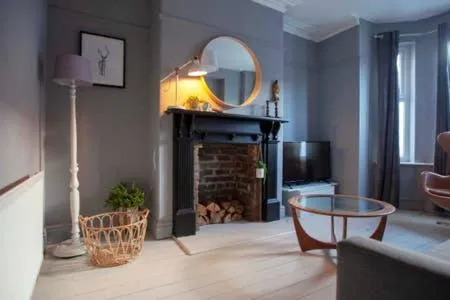 Gorgeous Stylish Four Bedroom House In Manchester, Manchester, Marea Britanie