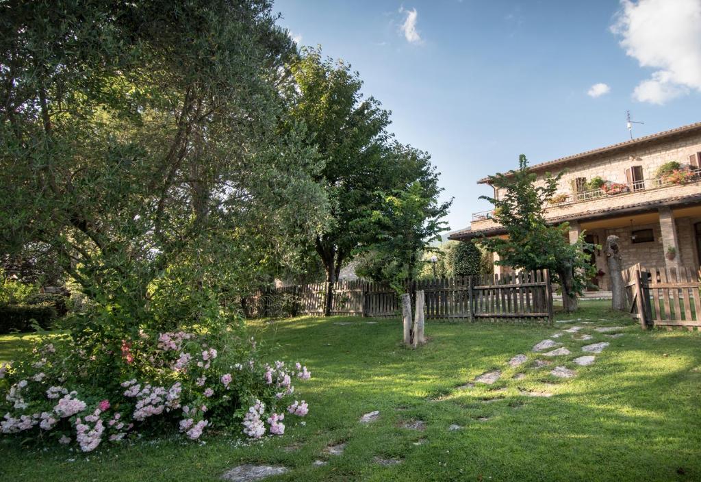 Ogród w obiekcie Agriturismo Il Giardino Dei Ciliegi