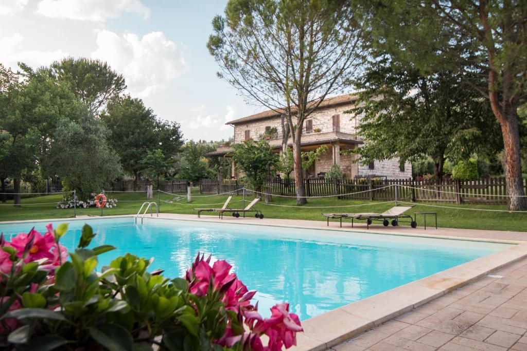 Basen w obiekcie Agriturismo Il Giardino Dei Ciliegi lub w pobliżu