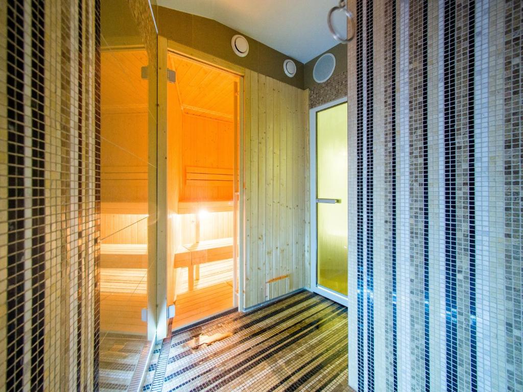 Katil atau katil-katil dalam bilik di Hotel Krystal