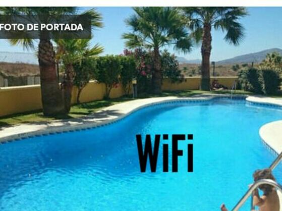 Bazén v ubytování Coqueto estudio con acceso a piscina nebo v jeho okolí