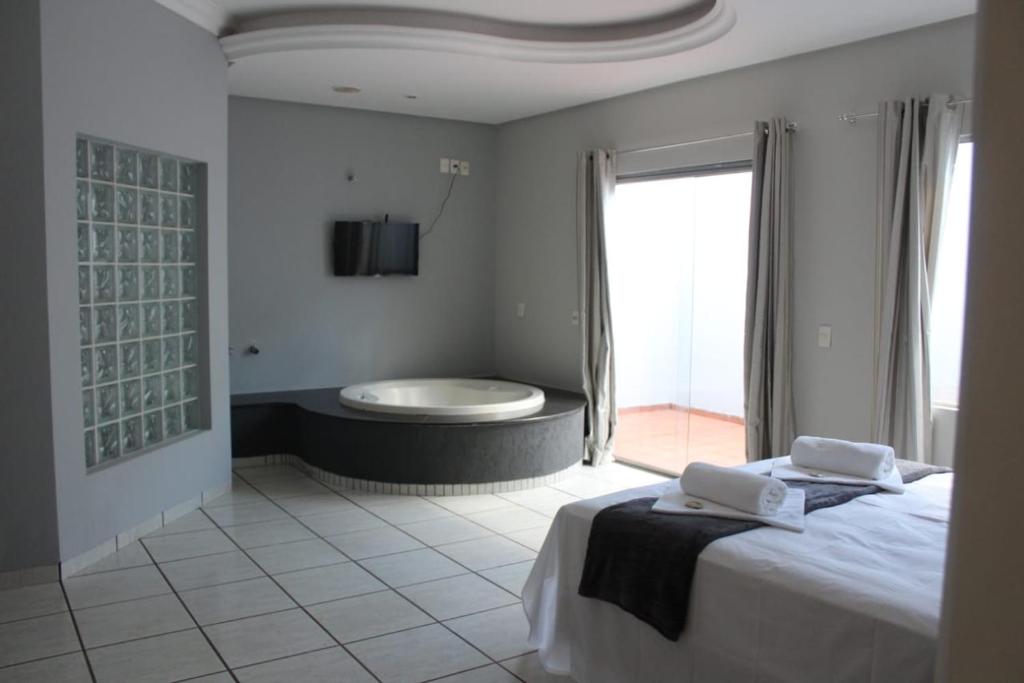  Hotel Riviere