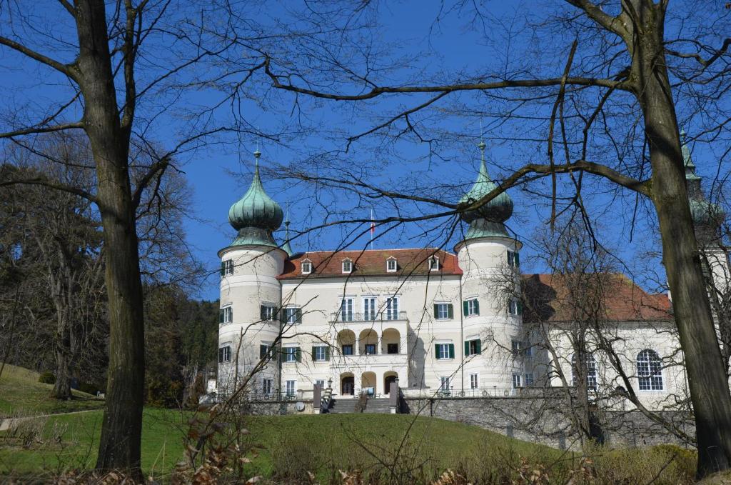 Budova, v ktorej sa dovolenkový dom nachádza