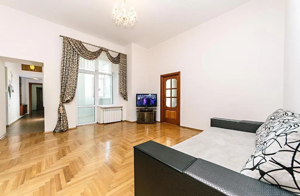 Большая Васильковская улица, 26 Апартаменты, Kiev, Ucraina