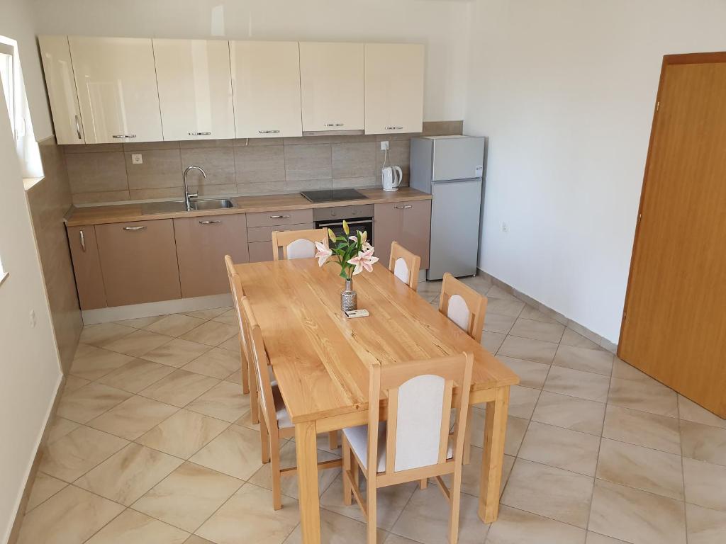 Kuchyň nebo kuchyňský kout v ubytování Holiday home Kastela Village
