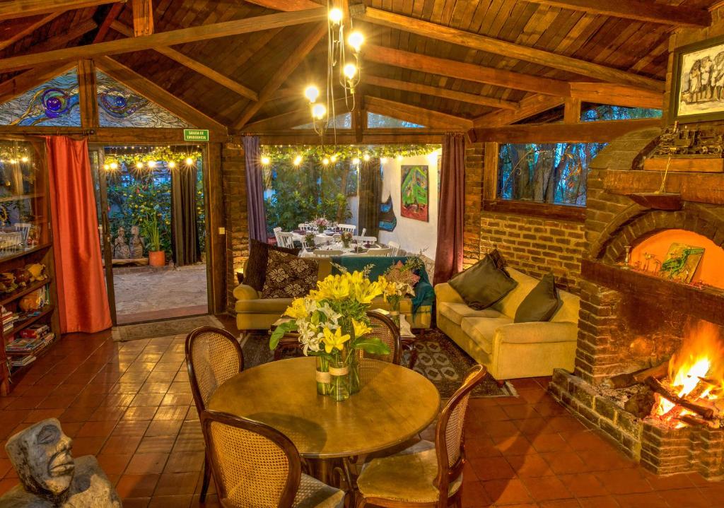 Posezení v ubytování La Colina Hotel Cottage