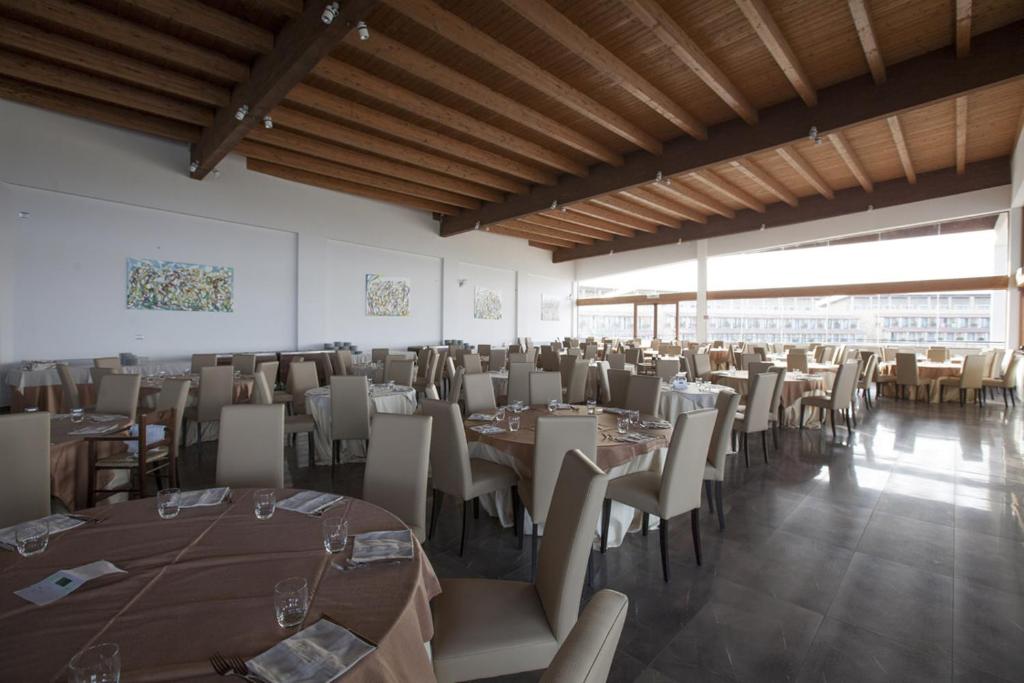 Restaurace v ubytování Eco Resort Dei Siriti