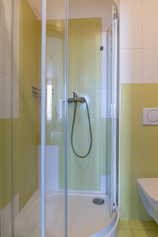 Koupelna v ubytování Hotel Kanarek
