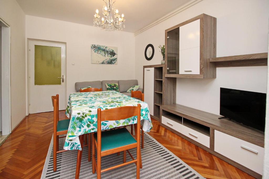 Zdjęcie z galerii obiektu Apartments Grozdana - Pescivica w Bašce
