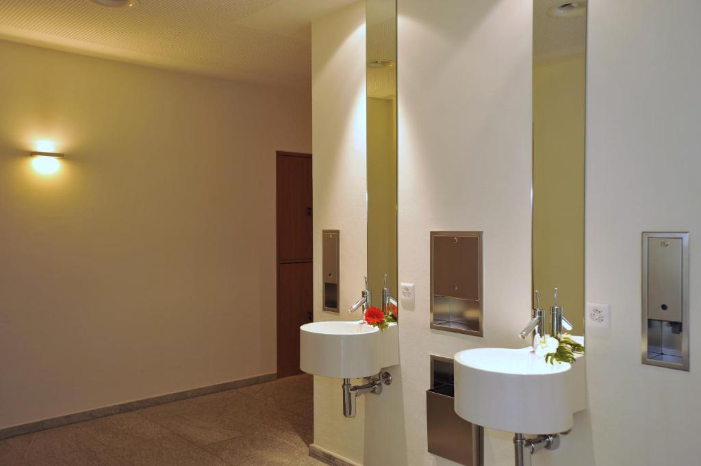 Koupelna v ubytování Blatter's Arosa Hotel & Bella Vista SPA