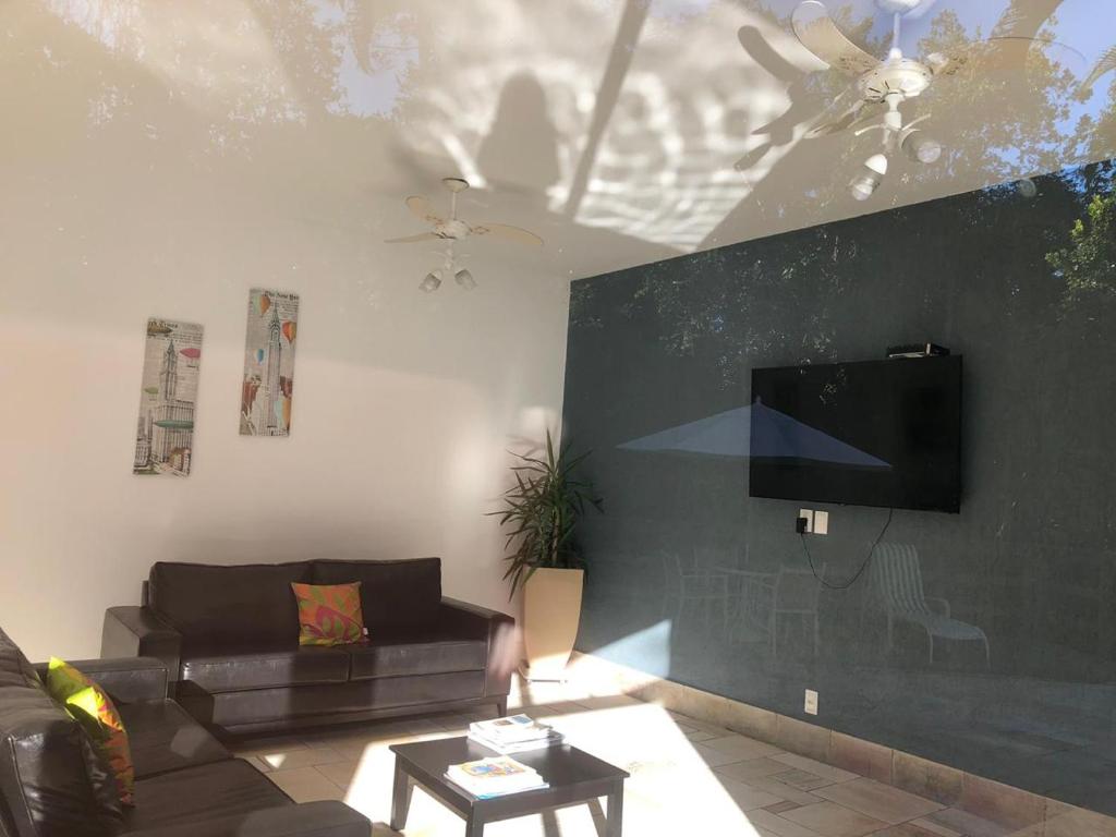  Apto com serviços de Flat na Riviera de São Lourenço