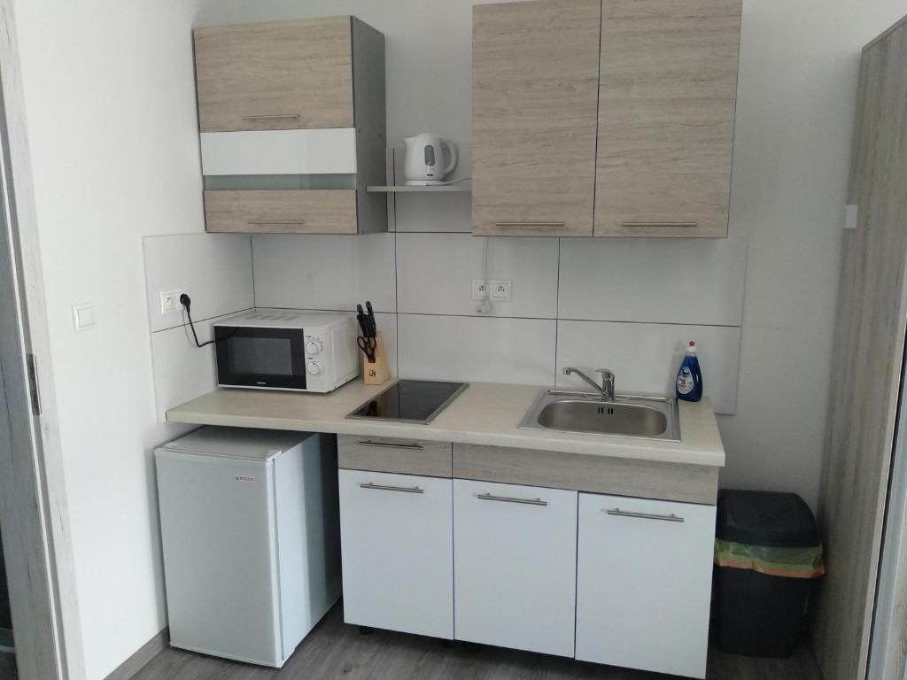 A kitchen or kitchenette at Villa Cuba