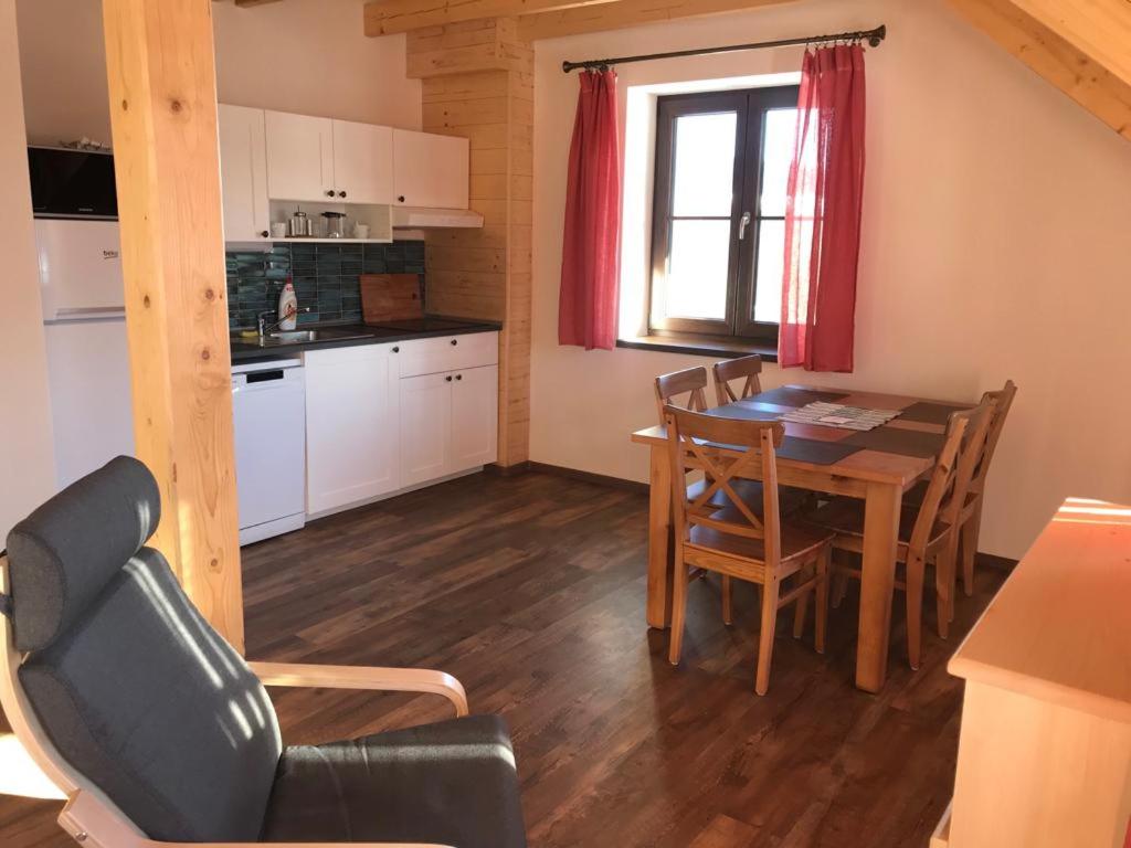 Kuchyň nebo kuchyňský kout v ubytování Apartmány Verunka
