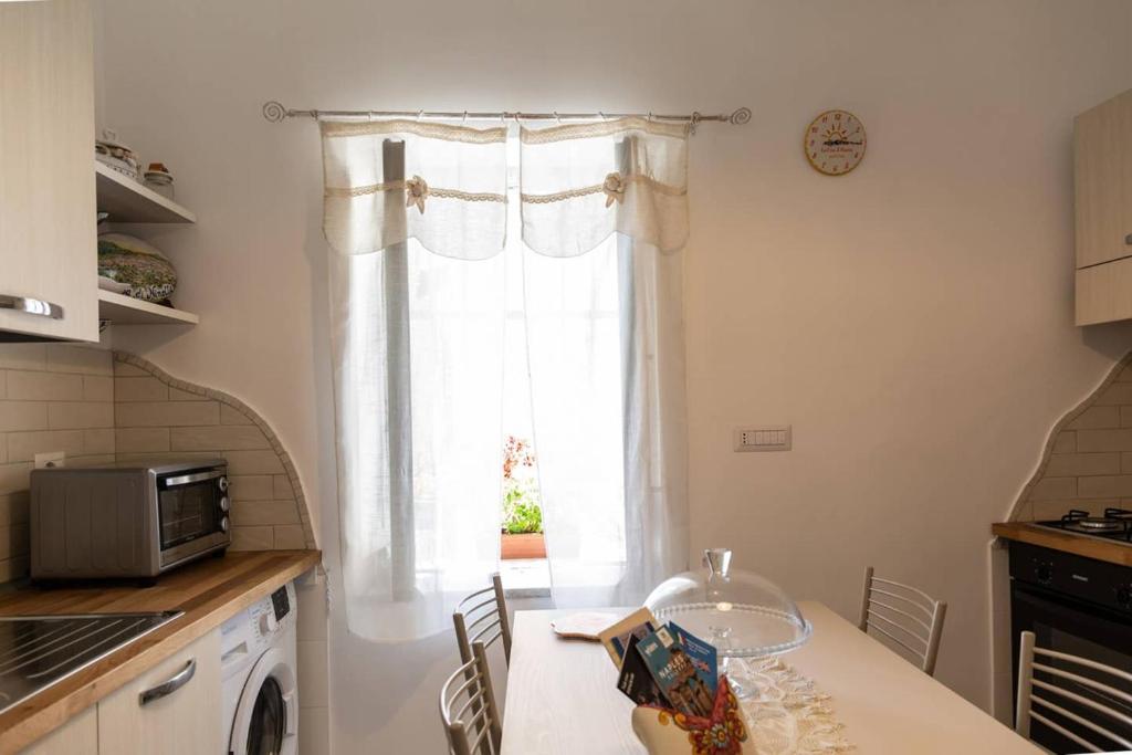 Kuchyňa alebo kuchynka v ubytovaní La Casa di Ninetta Amalfi Coast