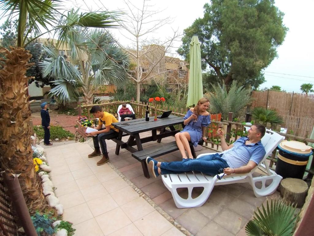 Gestir sem dvelja á Aloni - Guest house Dead Sea
