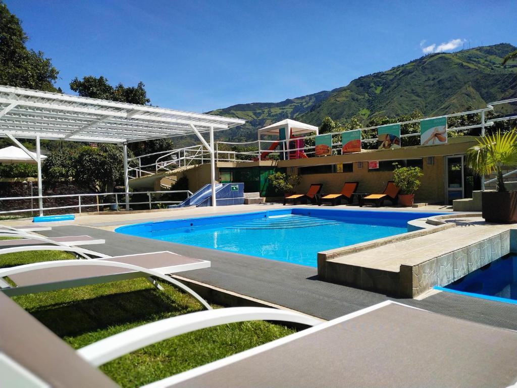 Bazén v ubytování Monte Selva Hotel Spa Termal nebo v jeho okolí