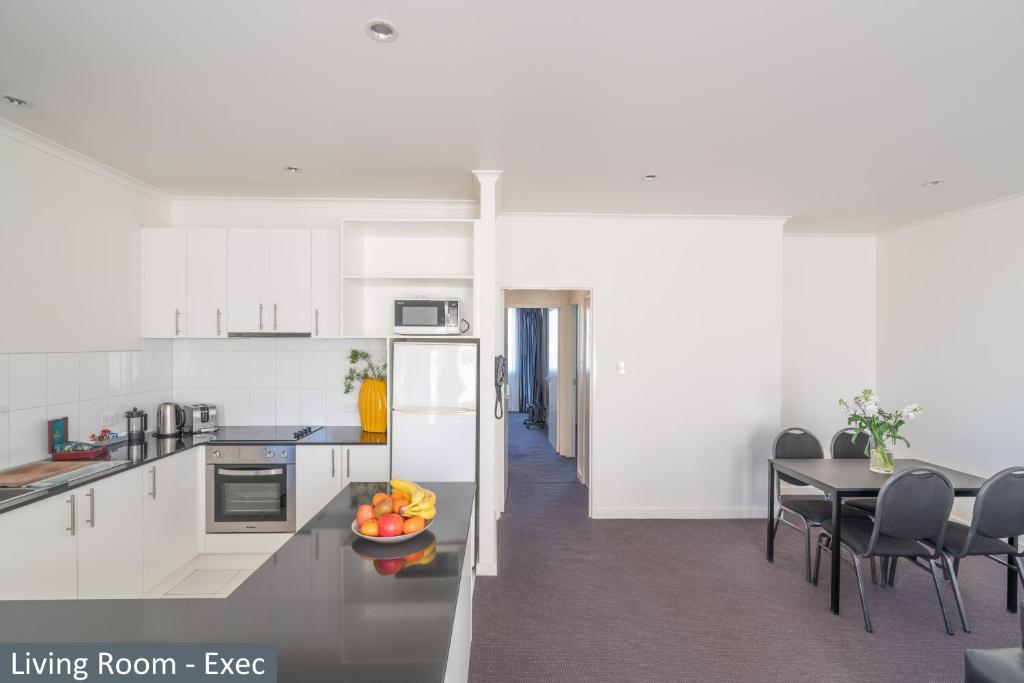 Clocktower Apartment Hotel - Resim 25