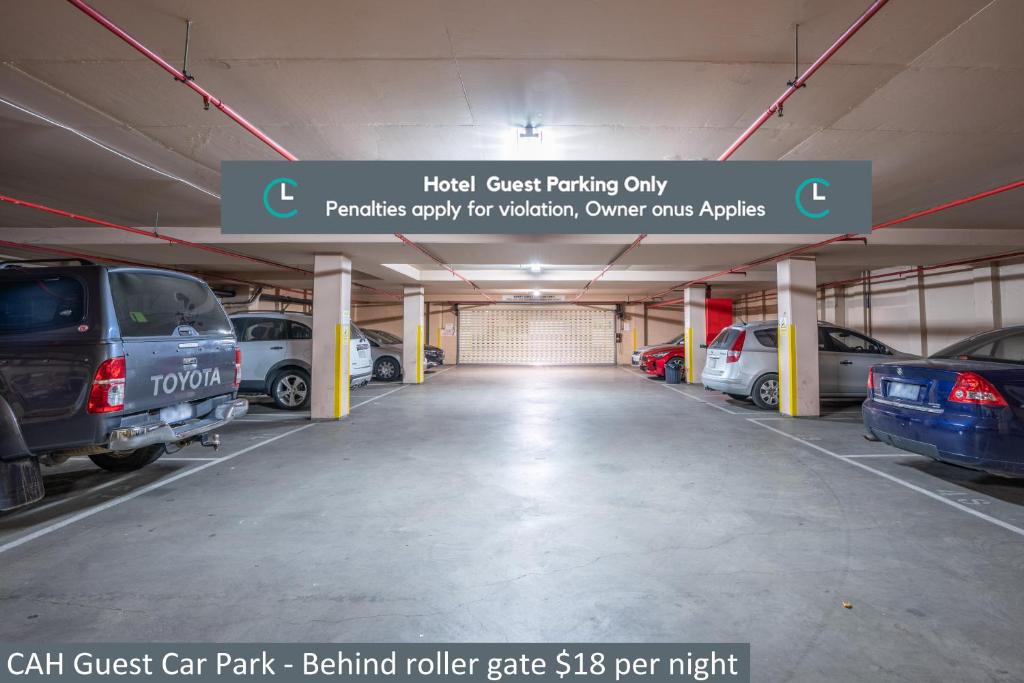 Clocktower Apartment Hotel - Resim 12