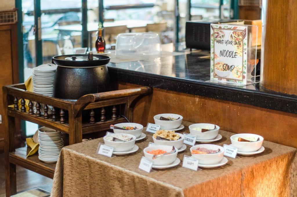 Příslušenství pro přípravu čaje a kávy v ubytování El Cielito Hotel - Baguio