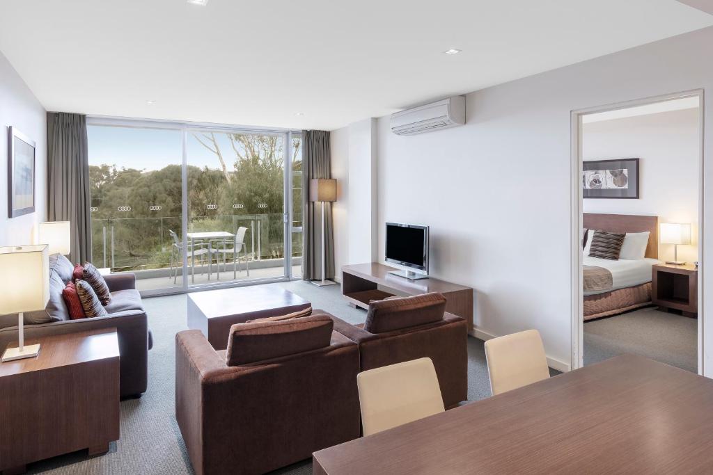 TV a/nebo společenská místnost v ubytování Wyndham Resort Torquay
