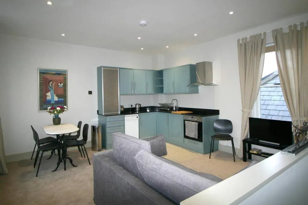 Charming 1 Bedroom Flat In Hammersmith, Londra, Marea Britanie