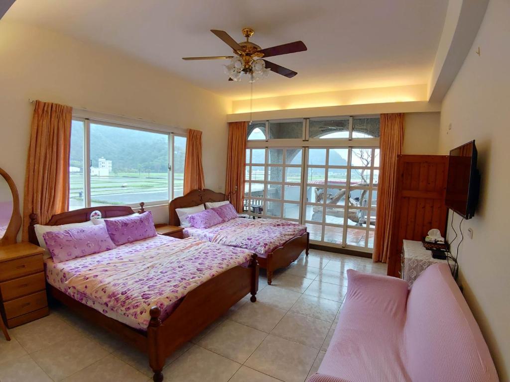 Postel nebo postele na pokoji v ubytování Lutenist B&B
