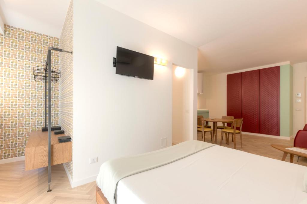 A television and/or entertainment centre at Metropolitan Suites