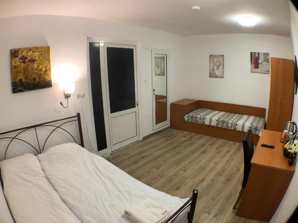 Samuil Apartments - Standard Triple Studio