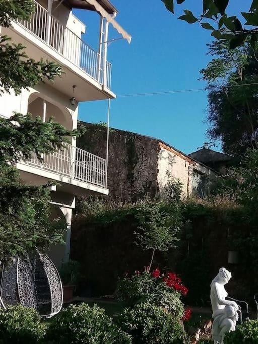 Vonkajšia záhrada v ubytovaní Apartment Adriana