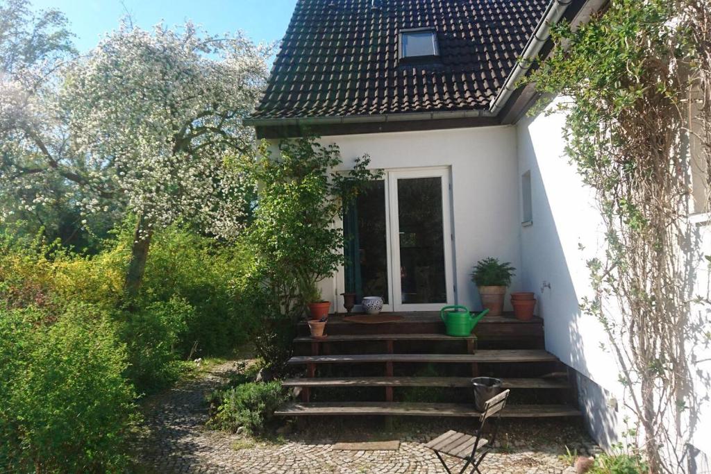 Sonniges Häuschen mit Garten - Three-Bedroom Apartment