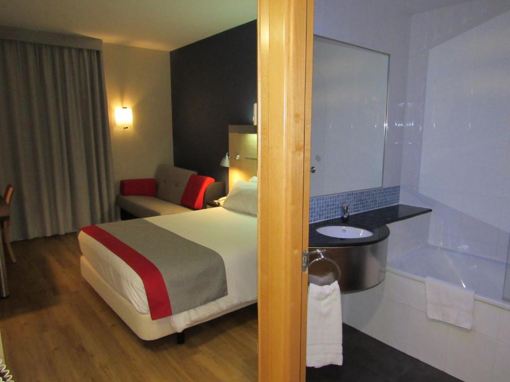 Postel nebo postele na pokoji v ubytování Holiday Inn Express Madrid-Alcorcón by IHG