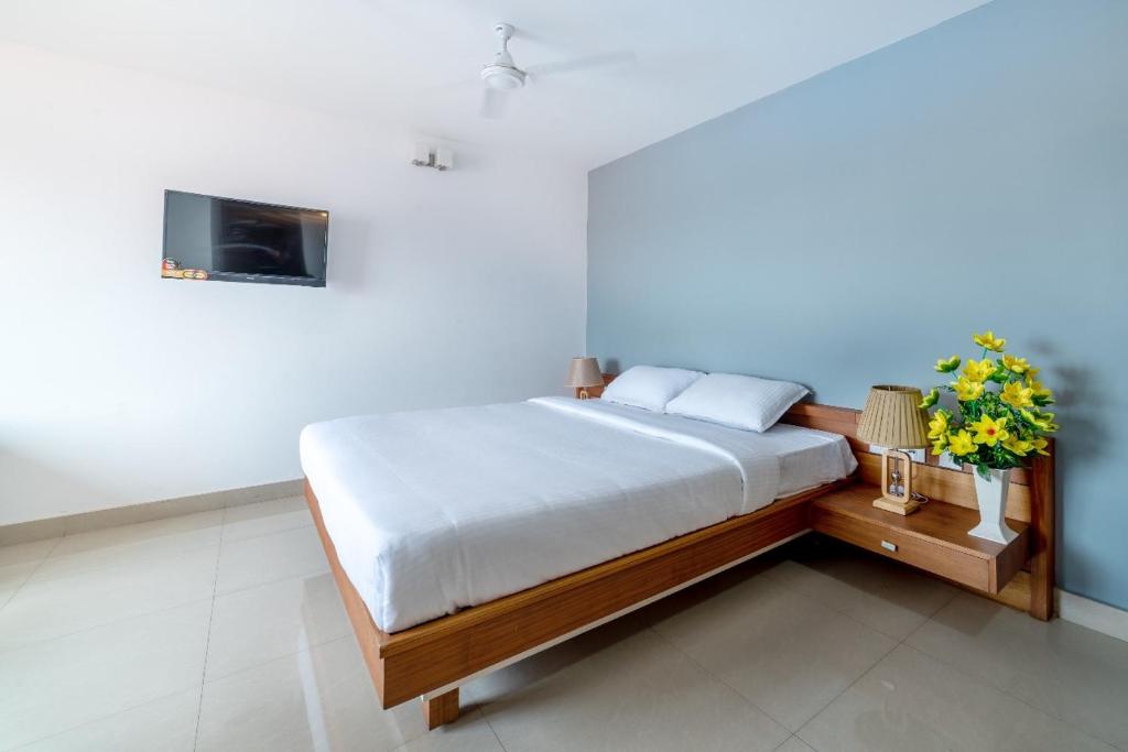 Hotel BKM International - Deluxe King Room