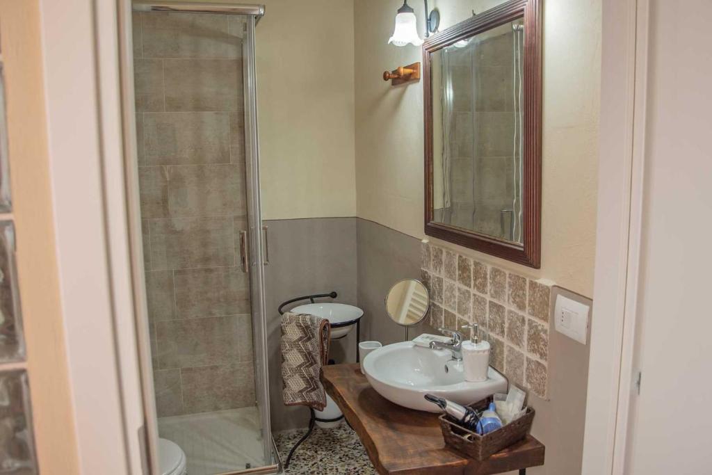 Koupelna v ubytování Agriturismo La Ripolina
