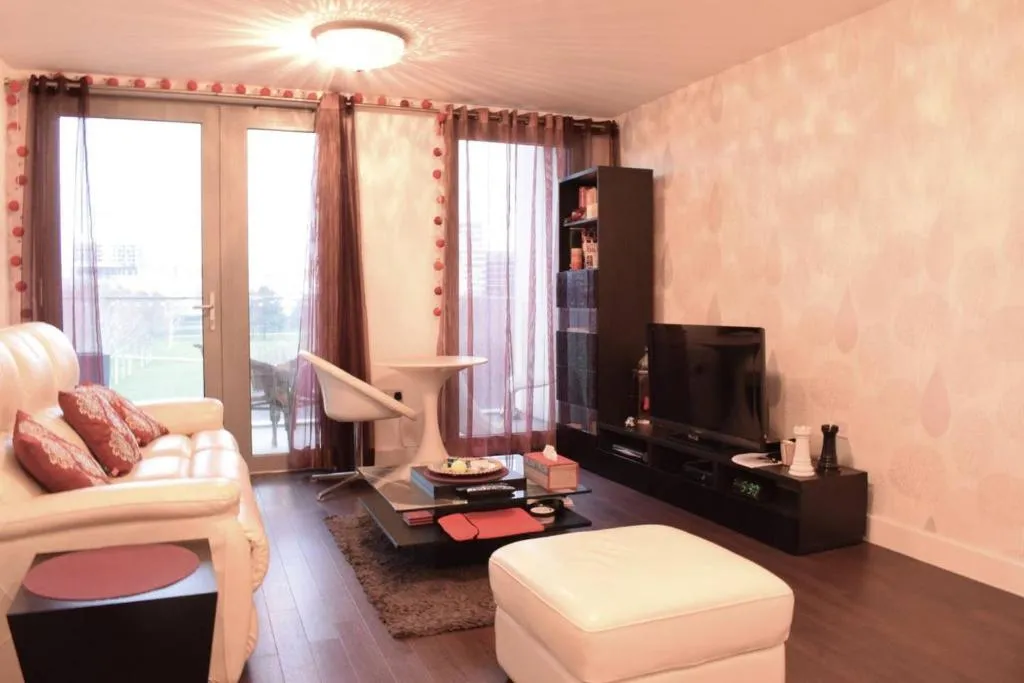 Spacious 2 Bedroom Duplex With Balcony, Londra, Marea Britanie