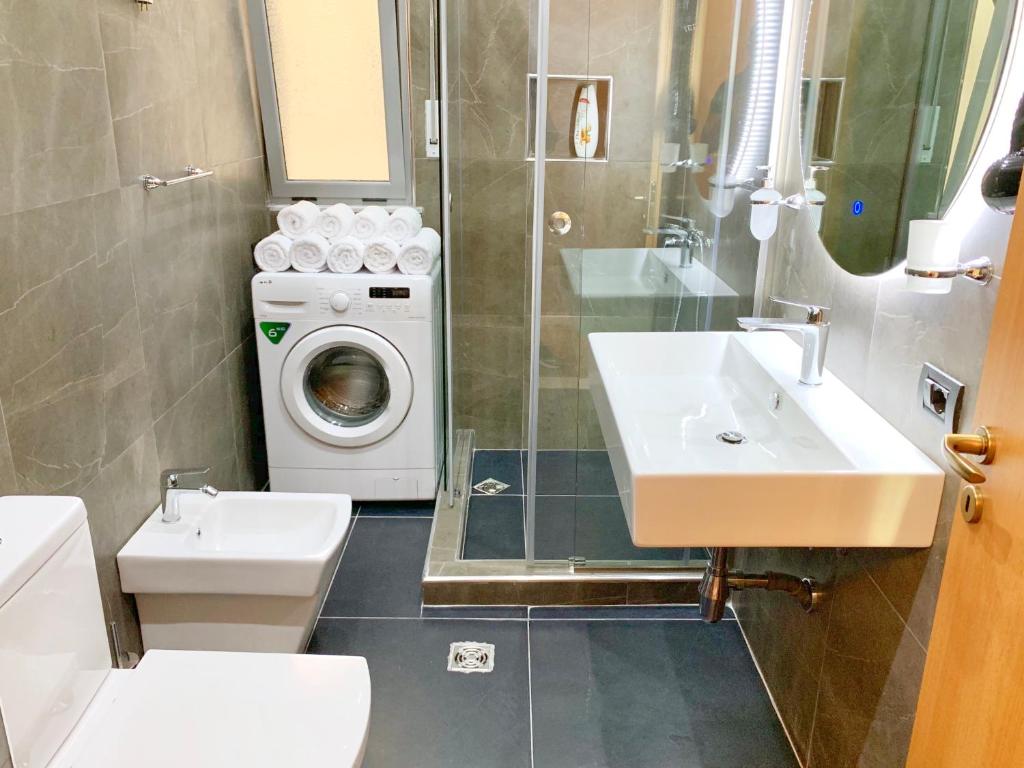 EKA Luxury Two-Bedroom Premium Apartment 2 - Imazhi 7