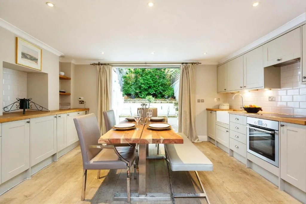 Veeve - Relaxing Escape by the King’s Road, Londra, Marea Britanie