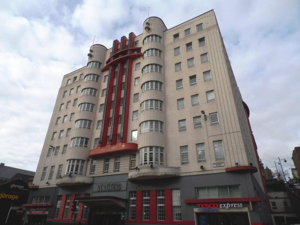 Art Deco Building on Vibrant Sauchiehall Street