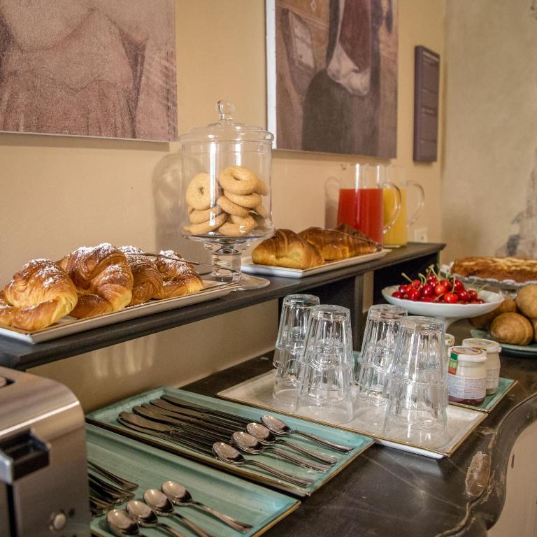 Jedlo v ubytovaní bed & breakfast alebo blízkom okolí