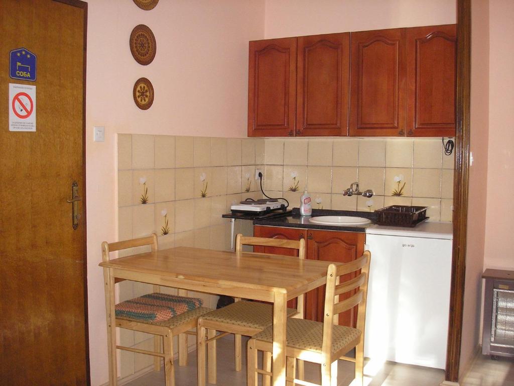 Kuchyň nebo kuchyňský kout v ubytování Stara Breza 1 Rooms