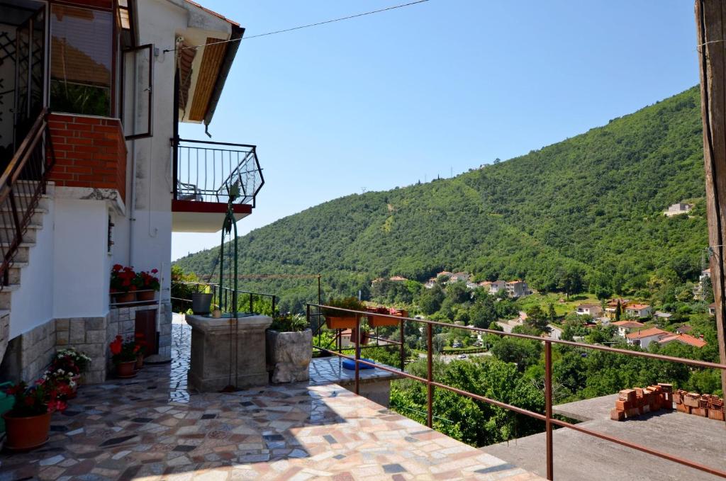 Výhľad na hory alebo výhľad na hory priamo z apartmánu