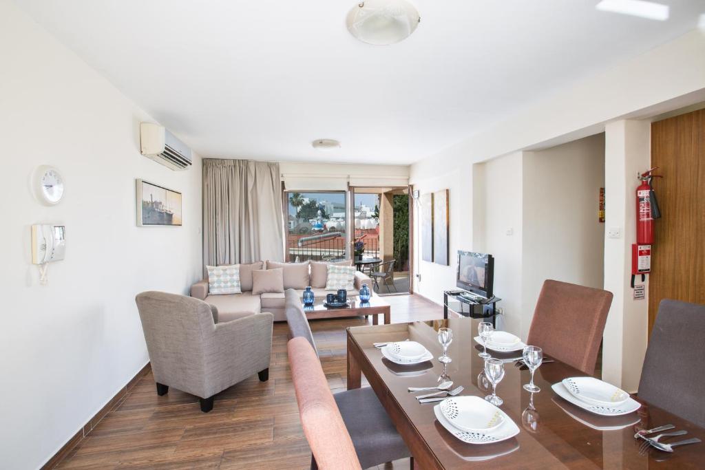 Napiana Apartments - Superior Two-Bedroom Apartment (101)