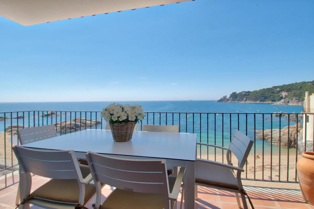 Exclusive Position Front Line Apartments Calau, Calella de ...