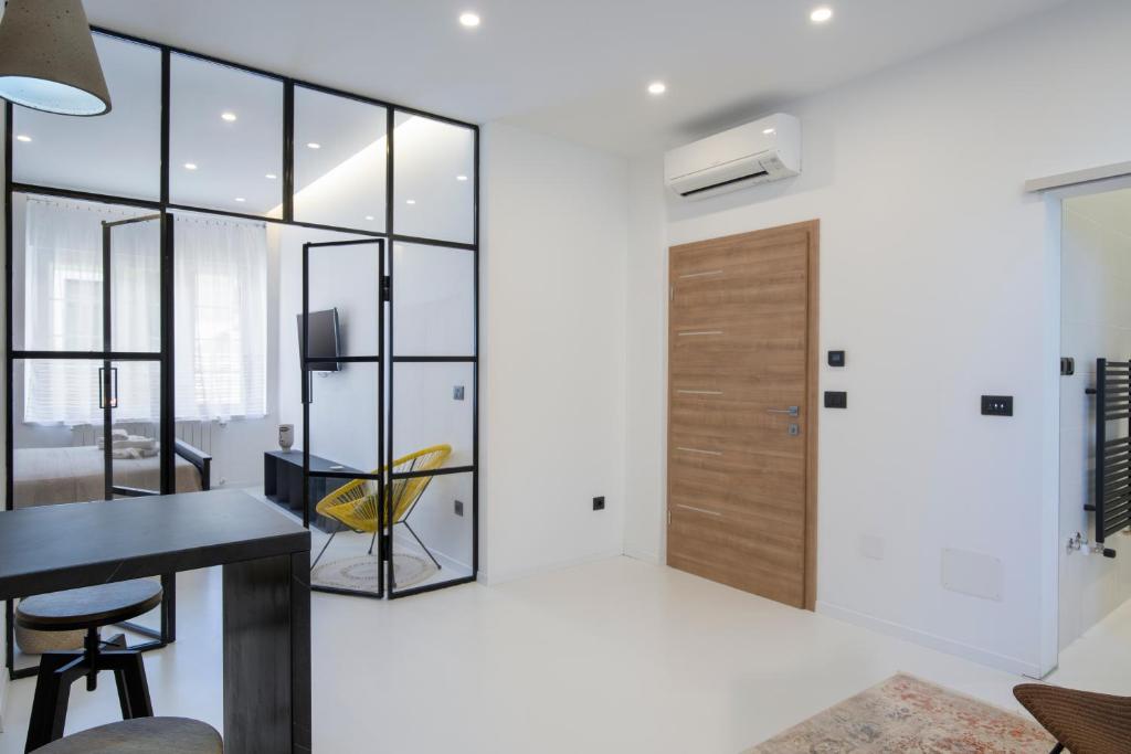 Twins Idola Apartments - 2