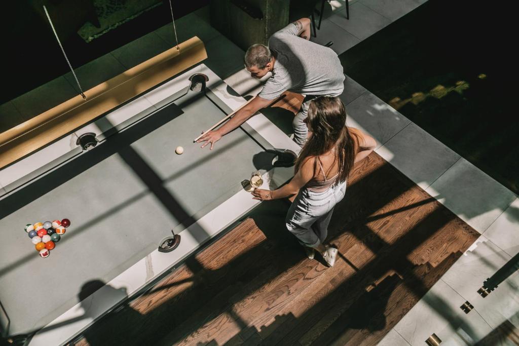 William Gray by Gray Collection - Resim 17