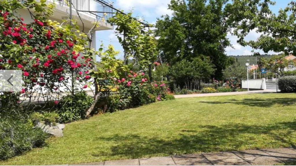 Vonkajšia záhrada v ubytovaní Studio Bianca - studio with terrace near the sea