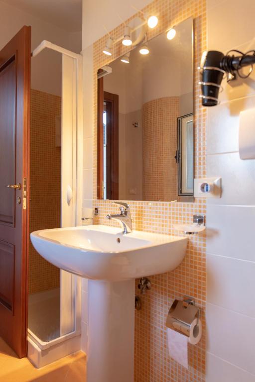 A bathroom at Mansarda da Dani
