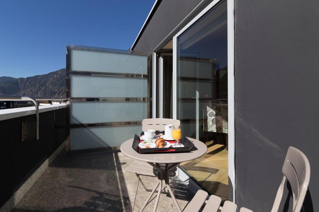 Yomo Centric - Salle De Luxe Double Ou Jumelle Avec Balcon