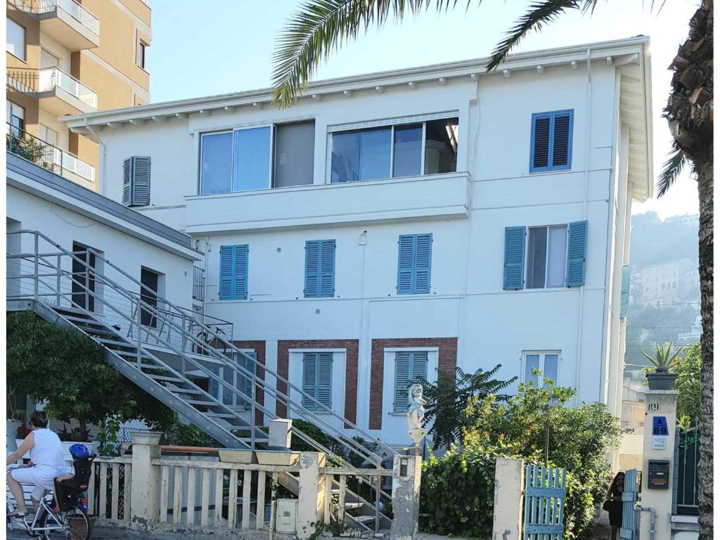The building in which Az apartmant is located