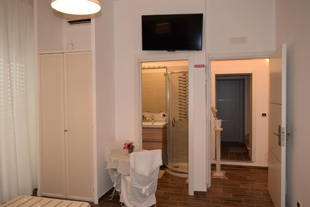 A bathroom at DomuS al Corso B&B